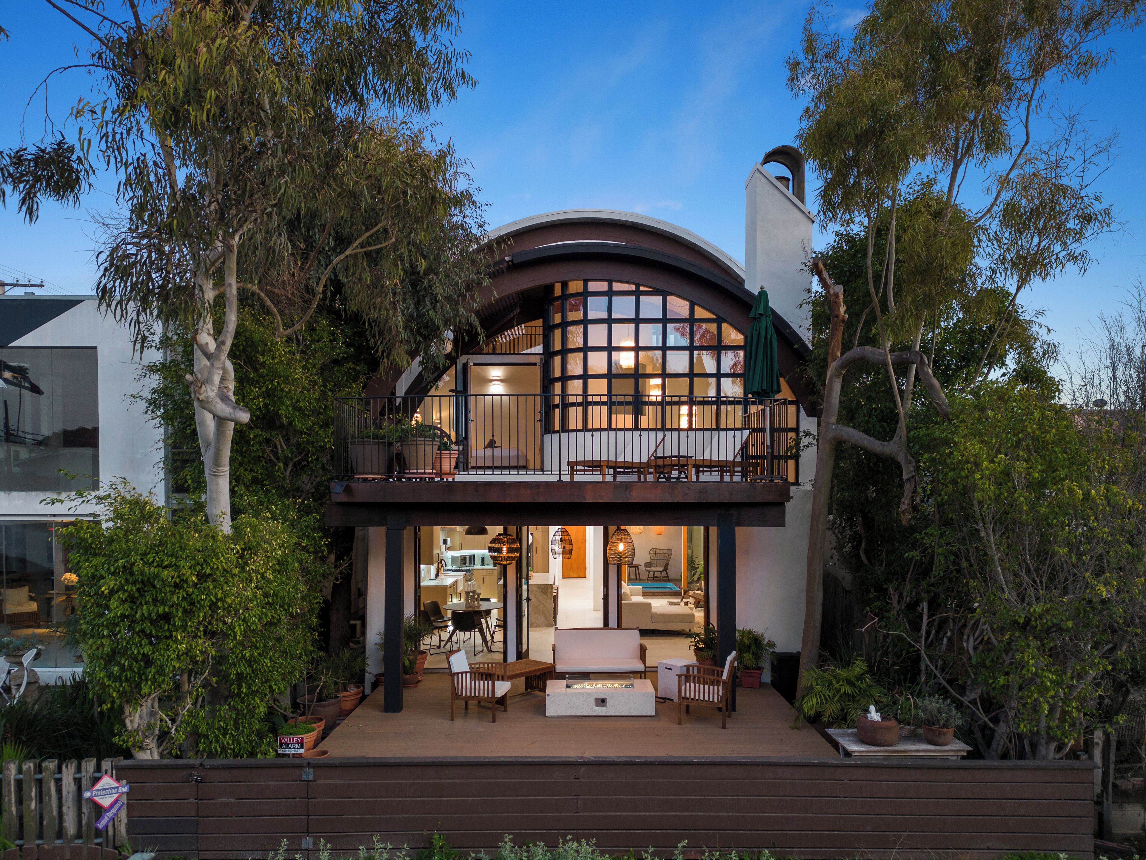 Newly Remodeled Home on the Venice Canals w/ Jacuzzi