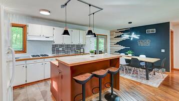 Microwave, oven, stovetop, dishwasher