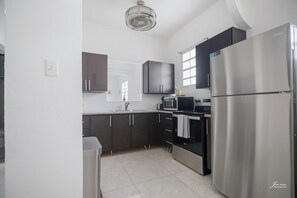 Fridge, microwave, oven, stovetop - Villa Blanca San Juan La Placita (San Juan)
