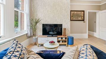 Comfort Apartment | Living area | Smart TV, Netflix, streaming services