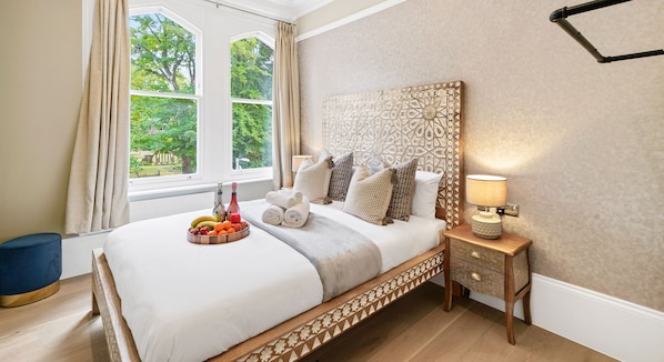 Comfort Apartment | 2 bedrooms, iron/ironing board, free WiFi, bed sheets - Quality 2B 1B Apartments For Contractors (Reading)