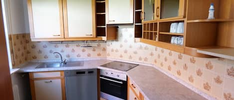 Refrigerador, microondas, horno y lavavajillas