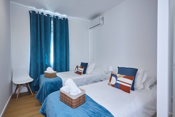 3 bedrooms, iron/ironing board, Internet, bed sheets