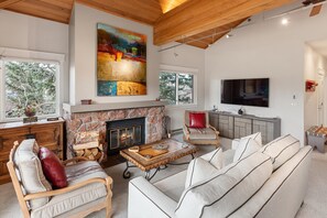 Smart-TV, peis og stereoanlegg