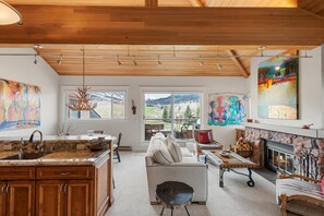 Smart-TV, peis og stereoanlegg