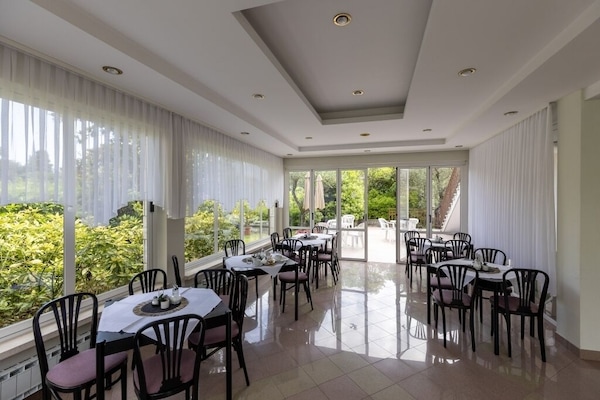 Petit déjeuner buffet compris tous les jours