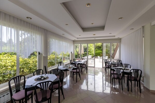 Desayuno buffet incluido todos los días