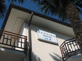 Fachada del alojamiento