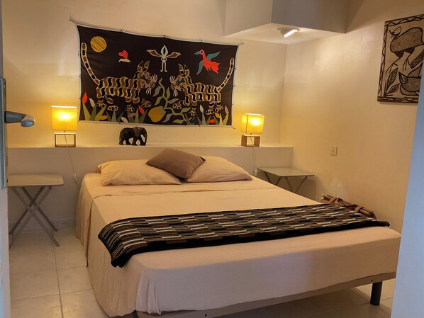 3 Schlafzimmer, Schreibtisch, Bügeleisen/Bügelbrett, Reisekinderbett