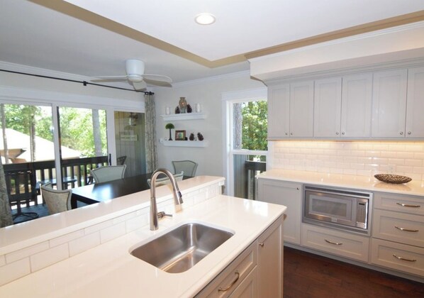 Fridge, microwave, oven, stovetop - A 5 Min Walk To Pinehurst Resort! Fully Renovated 1BR/2Bed Condo Now Availabile! (Pinehurst)