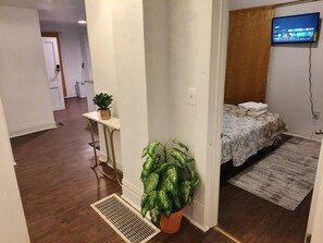 3 quartos, ferros/tábuas de passar roupa, Wi-Fi, roupa de cama