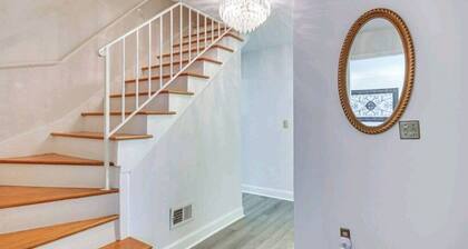 Masters Retreat! quite, great location 4BDR House