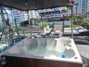 Bain à remous extérieur