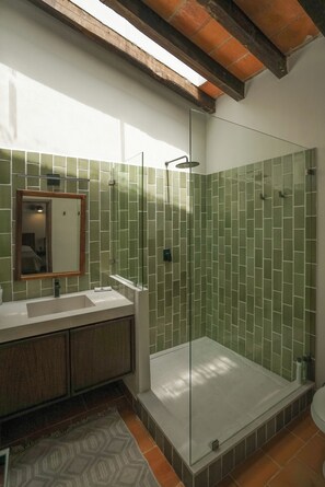 Shower, hair dryer, towels, toilet paper -  Cliffside Villa, Casita, and Pool with Stunning Ocean Views (San Francisco)