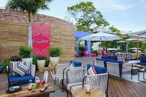 Outdoor dining - THE GRAND MAYAN AT VIDANTA NUEVO VALLARTA (Hicksville)