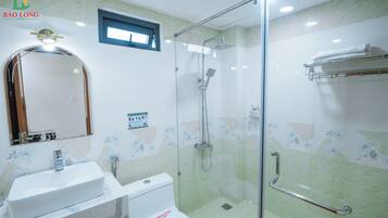 Standard Double Room | Bilik Mandi | Pancuran mandi, hulu semburan mandi hujan