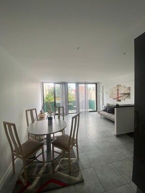 Living area - Appartement Spacieux et Lumineux (Argenteuil)