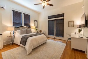 1 bedroom, desk, iron/ironing board, WiFi