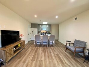 Interior - Newly remodel & convenient 4 bd/4ba at nice and quiet neighborhood in San Jose (San Jose)