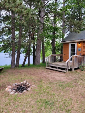 Terrace/patio - Rustic cabin getaway on the shore of Soo Lake in Phillips, WI (Phillips)