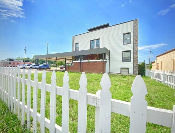 Exterior - Suite Indy 8 min from State Fair (Indianapolis)