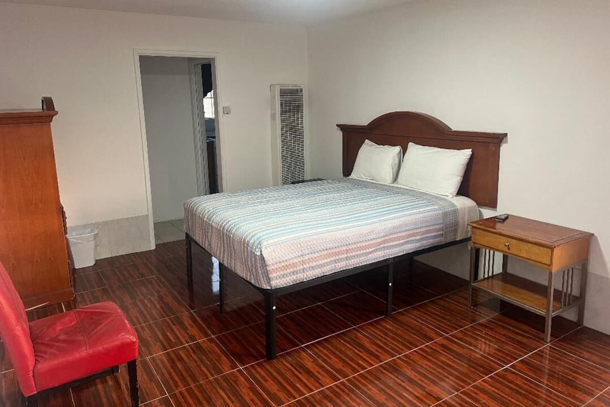 Basic Single Room | WiFi (free)