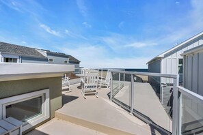 Terrace/patio - Cozy 4 Bedroom Home with Amazing Ocean View! (Point Pleasant Beach)