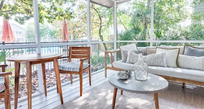 30A Hideaway - Directly on HEATED Pool, 6 Bikes, Walk to Rosemary, Dogs Welcome