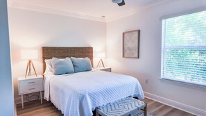 3 bedrooms, iron/ironing board, travel crib, free WiFi - 30A Hideaway - Directly on HEATED Pool, 6 Bikes, Walk to Rosemary, Dogs Welcome (Inlet beach)