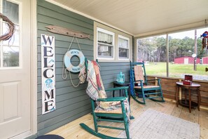 Interior - Set Sail to the Rusty Anchor! Your Perfect Getaway on Deal Island, MD (Deal Island Historic District)
