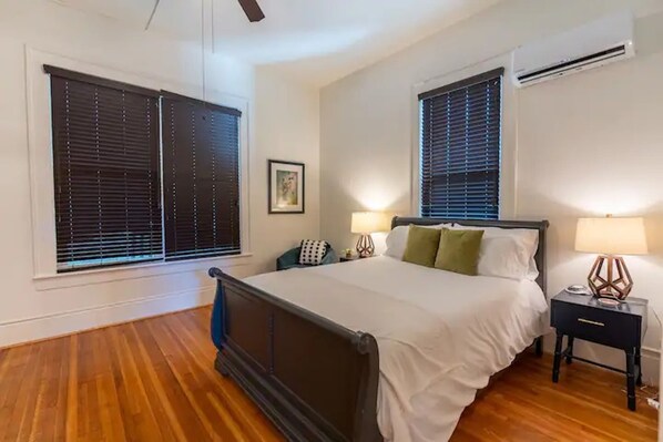 1 bedroom, desk, iron/ironing board, WiFi - Beautiful 1 Bedroom Loft in Historic Highland Park (Birmingham)