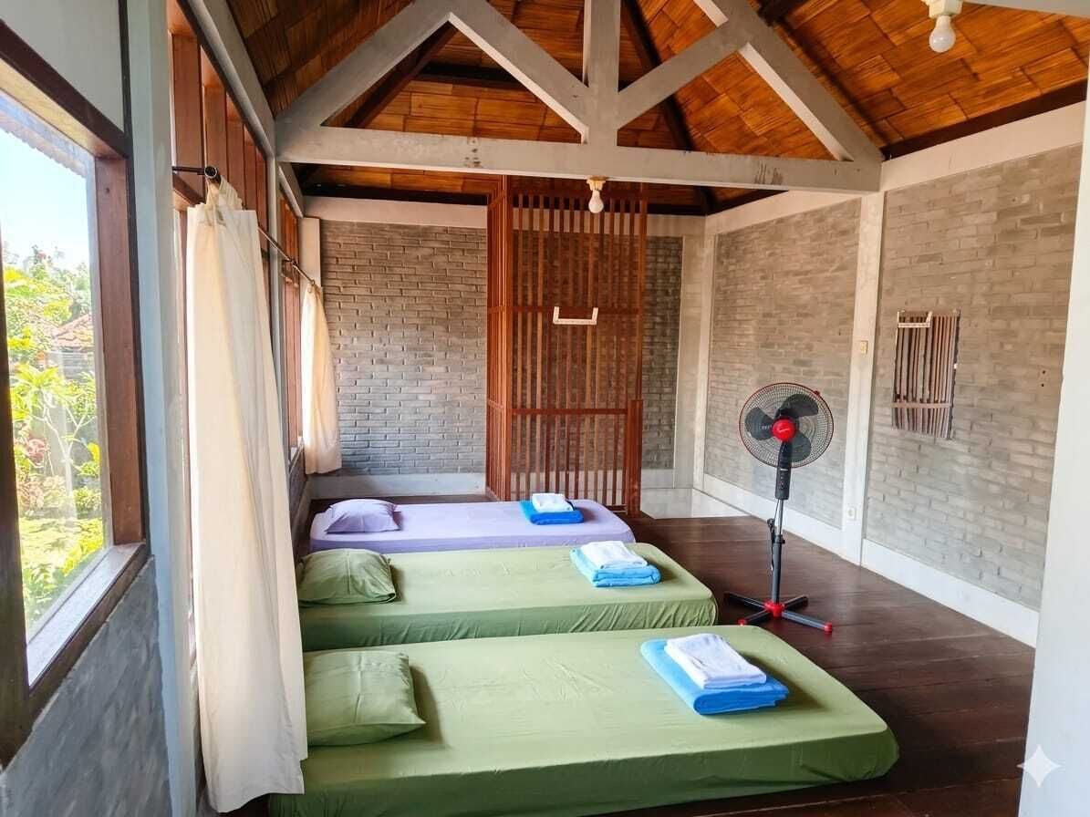 Economy Triple Room, 3 Single Beds | Free WiFi, bed sheets