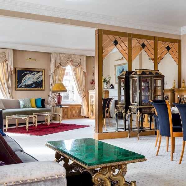 3 bedrooms - Penthouse 3-bed 3-bath on Marble Arch (London)