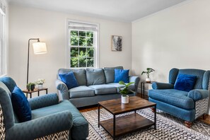 TV - 2 Bed - Charming Home - Cayce (W Columbia) (Cayce)