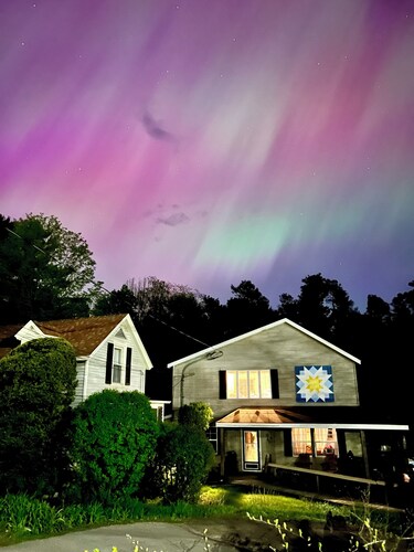 Bubar Barn - screen porch, deck, + parking