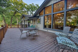 Outdoor dining - Tenkiller Lake Private Pickleball Court
Sleeps 20
Shuffleboard Pool Table
13Beds (Cookson)