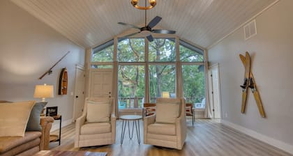 Tenkiller Lake Private Pickleball Court
Sleeps 20
Shuffleboard Pool Table
13Beds