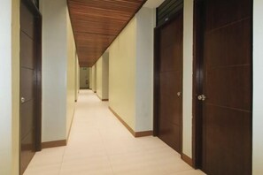 Interior - Mahayahay Lodge and Restaurant (Lapu-Lapu City)