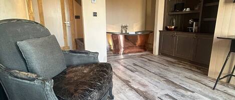 Duplex, 1 King Bed, Patio | 1 bedroom, premium bedding, individually decorated