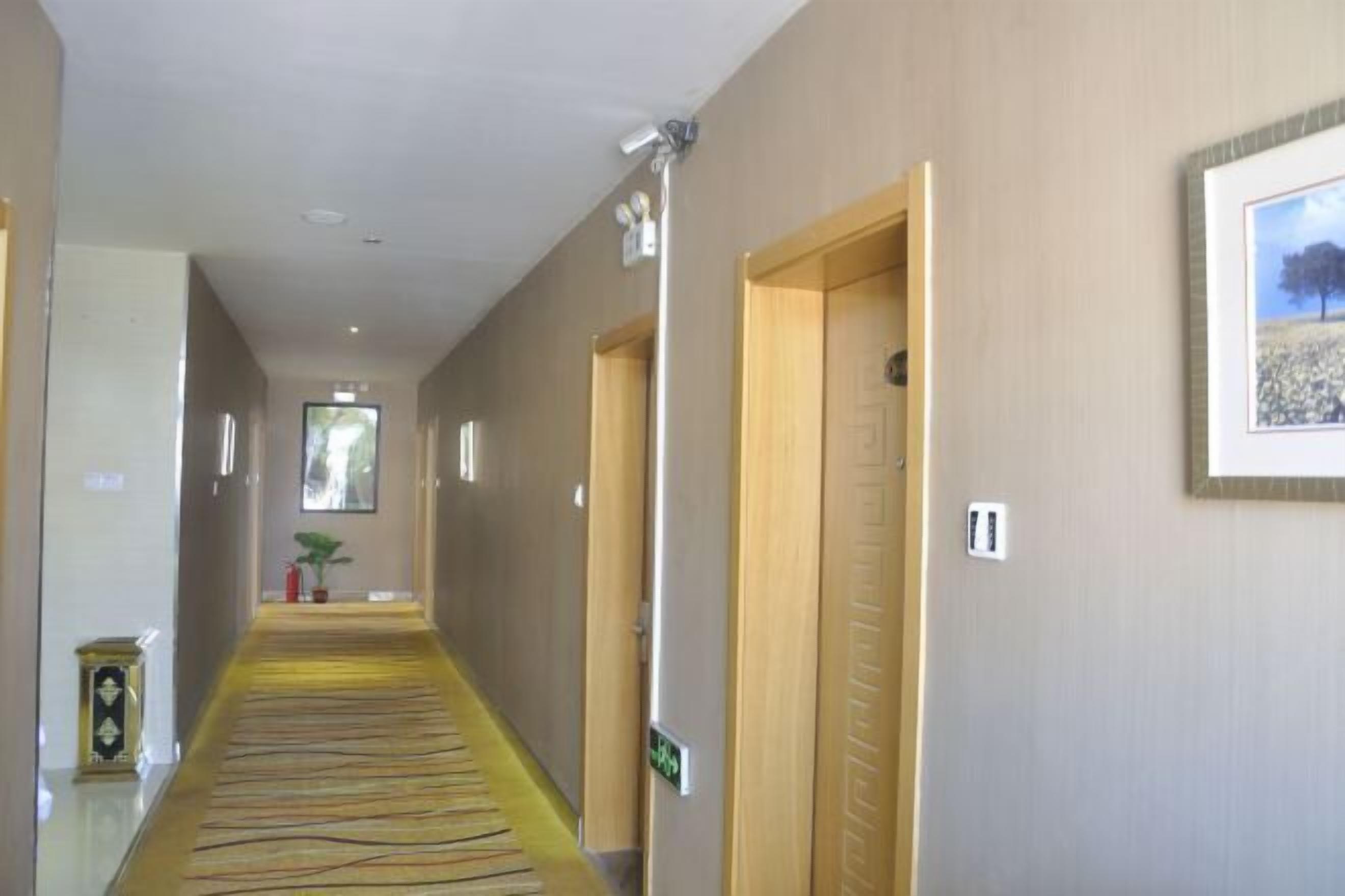 المنشأة من الداخل