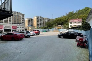 ที่จอดรถฟรี