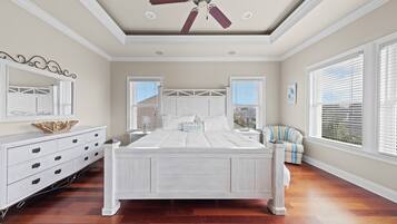 4 bedrooms, iron/ironing board, WiFi, bed sheets