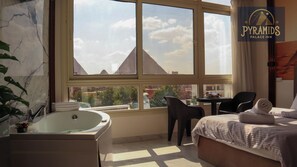 Front of property - pyramids palace inn (Giza)