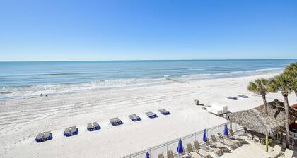 Sweeping views from this 3 bed/2bath condo