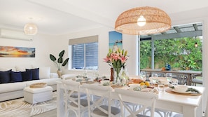 Dining - Shellhaven – walking distance of Seven Mile beach (Shoalhaven Heads)
