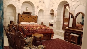 Standard Room, Garden Area | In-room safe, individually decorated, desk, soundproofing - Hercai Butik Otel (Midyat)