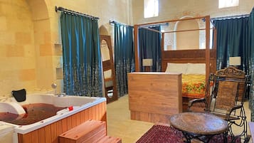 Deluxe Double Room, Private Bathroom, City View | Bathroom | Combined shower/tub, hair dryer, slippers, towels