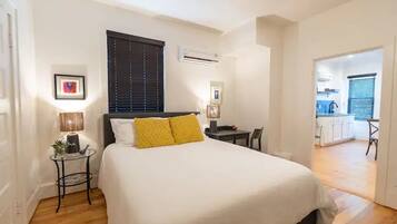 1 bedroom, desk, iron/ironing board, WiFi