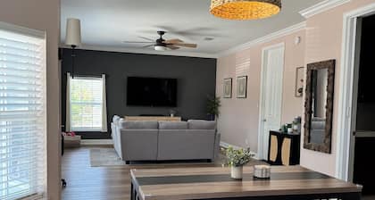 Charming Palm Harbor Escape. - Cozy Home Near Gulf Beaches