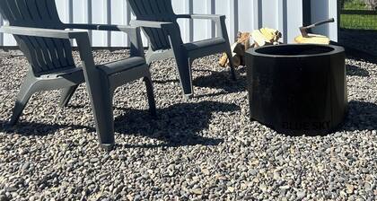 NEW Farm Stay Cabin close to Livingston, Yellowstone, Bozeman, fishing, hiking